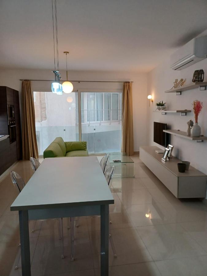 Sliema Apartment Close To Beach Bagian luar foto